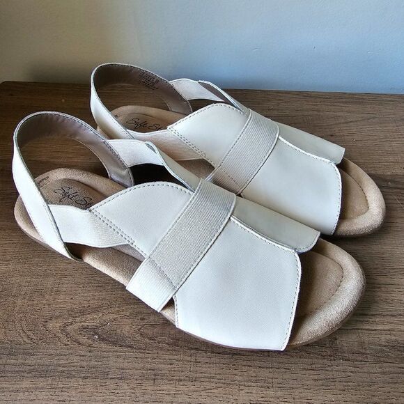 NEVER WORN SOFT STYLE A HUSH PUPPIES COMP BONE GENUINE LEATHER UPPER SANDALS 7.5 - Picture 1 of 16